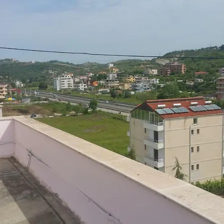 Besnik Beach Apartment