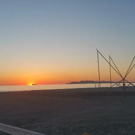 Besnik Beach شقة غوليم