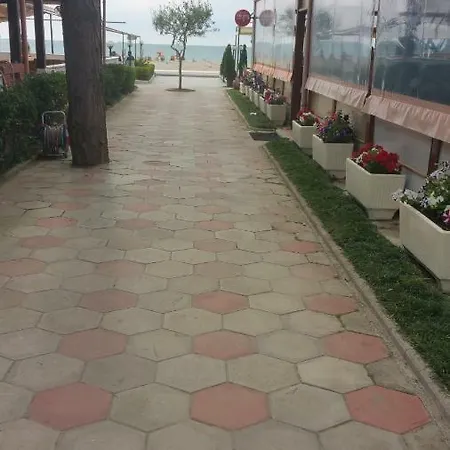 Besnik Beach *